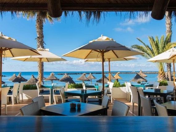 beach bar