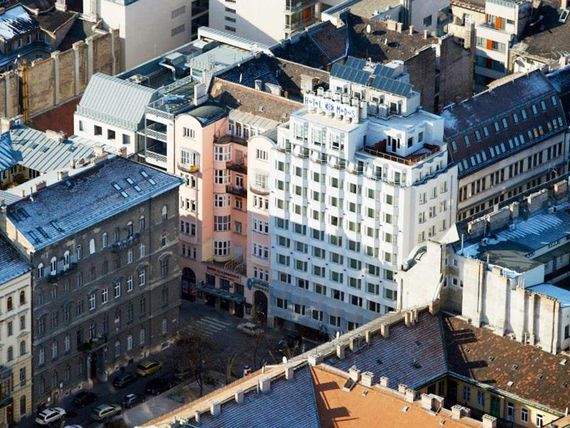 budynek główny, teren hotelu