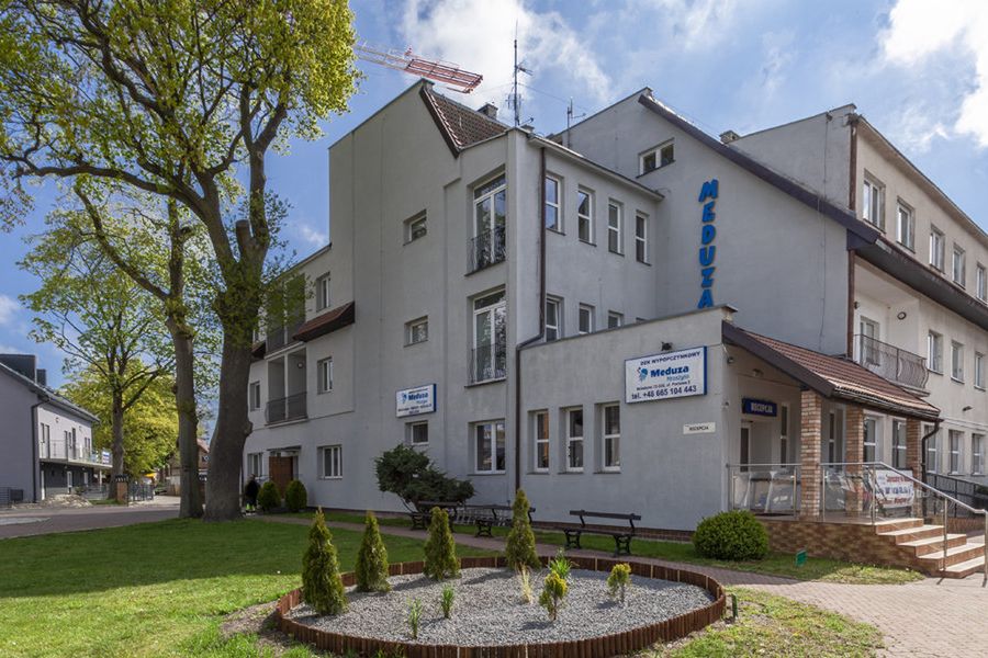 obiekt, budynek główny, teren hotelu