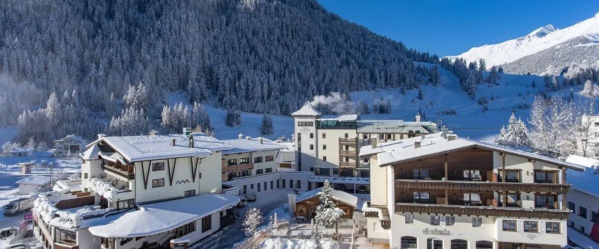 obiekt, teren hotelu