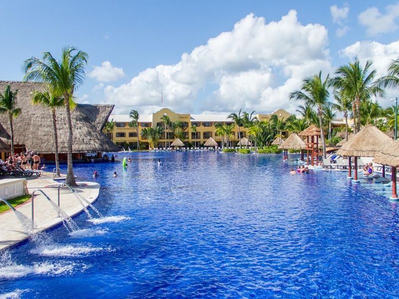 Barcelo Maya Palace Delux