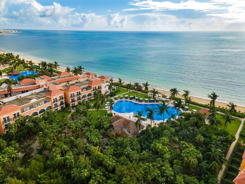 El Beso at Ocean Coral & Turquesa