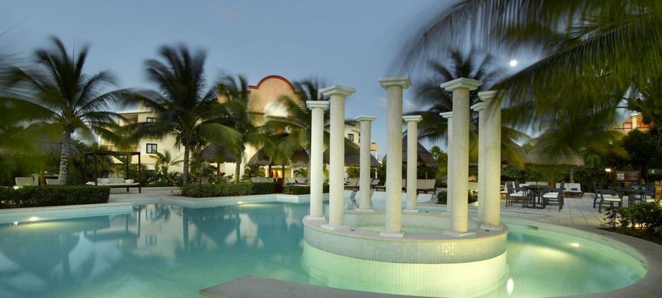 Grand Palladium Colonial Resort & Spa