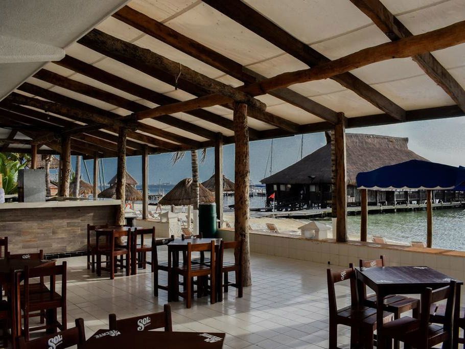 beach bar
