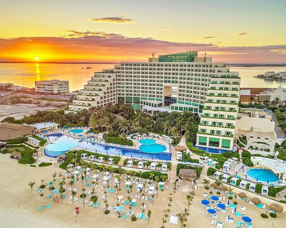 Live Aqua Beach Resort Cancun (ex. Live Aqua Cancun)