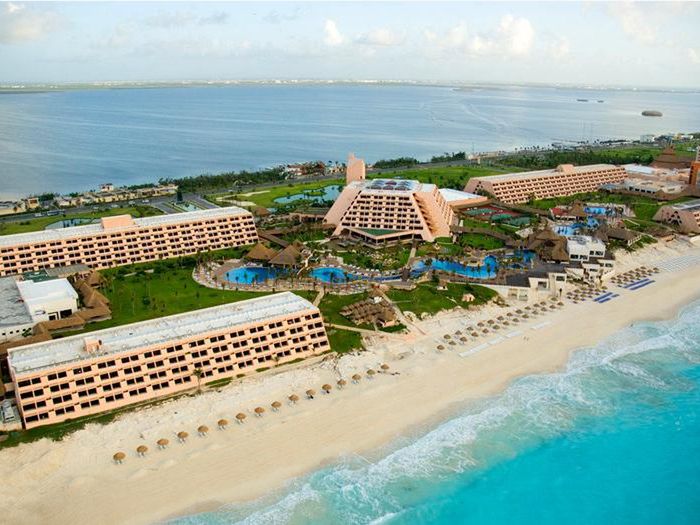 Oasis Beach &amp; Spa 4*