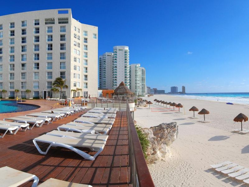 Sunset Royal Beach Resort 4*