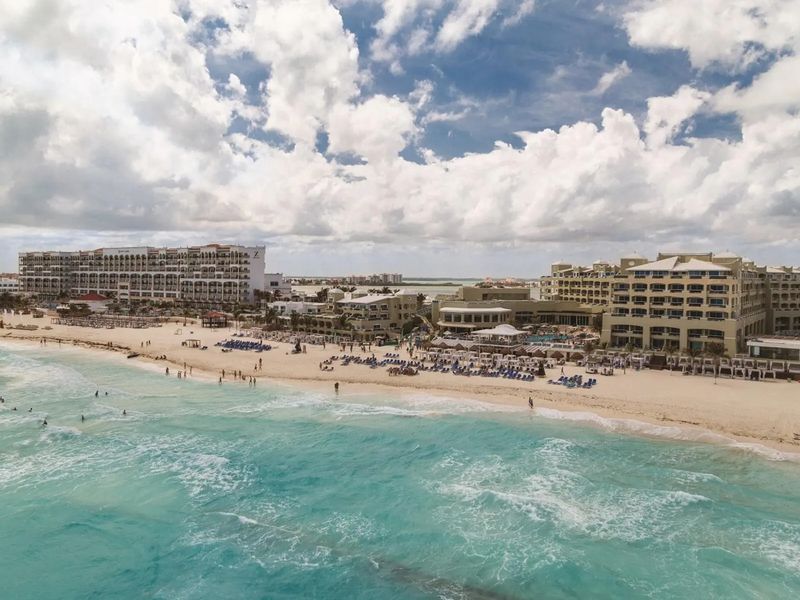 Wyndham Alltra Cancun 4*