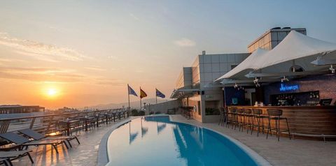 teren hotelu, basen, drink bar
