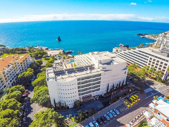 obiekt, teren hotelu