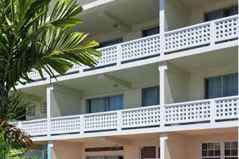 Melrose Beach Apartments