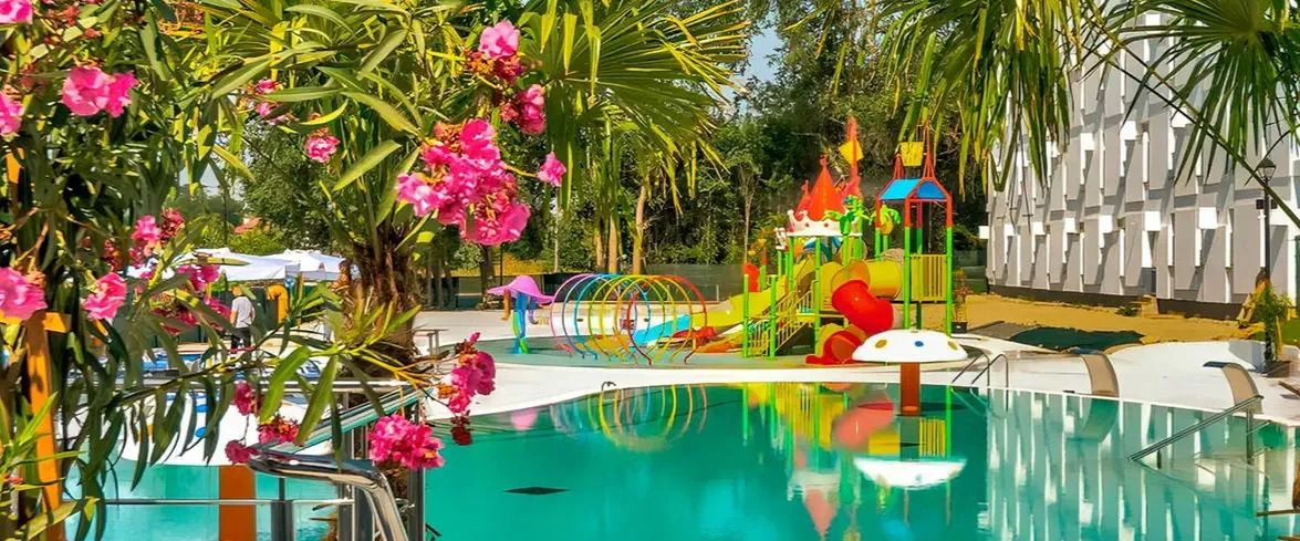 basen, zjeżdżalnia, brodzik