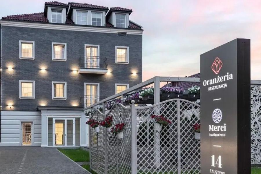 budynek główny, obiekt