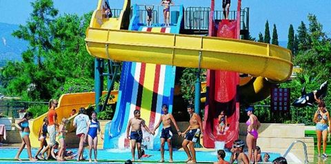 basen, aquapark, zjeżdżalnia