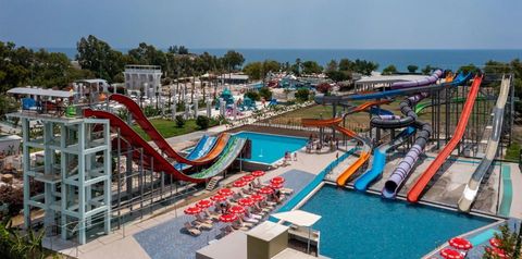 teren hotelu, basen, aquapark, zjeżdżalnia, dla dzieci