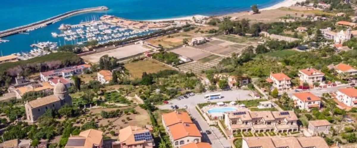 teren hotelu, basen, plaża