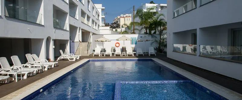 obiekt, teren hotelu, basen