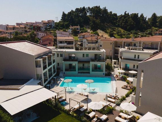 obiekt, teren hotelu, basen