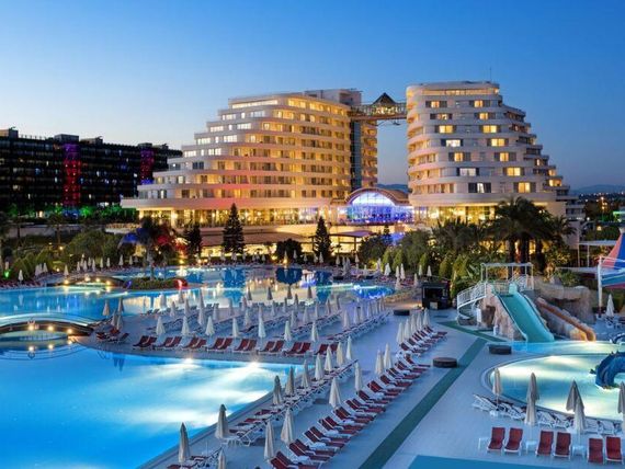 Miracle Resort (Lara)