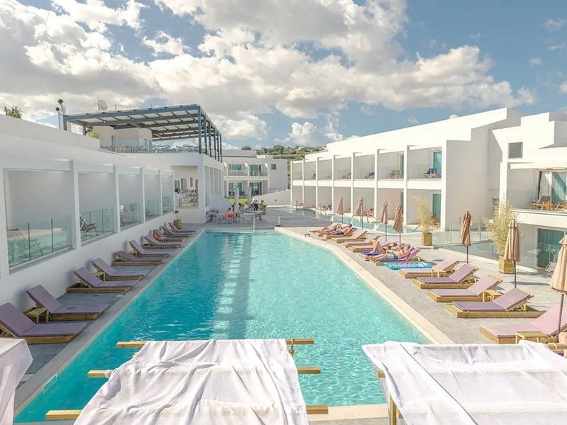 Mirage Bleu Resort