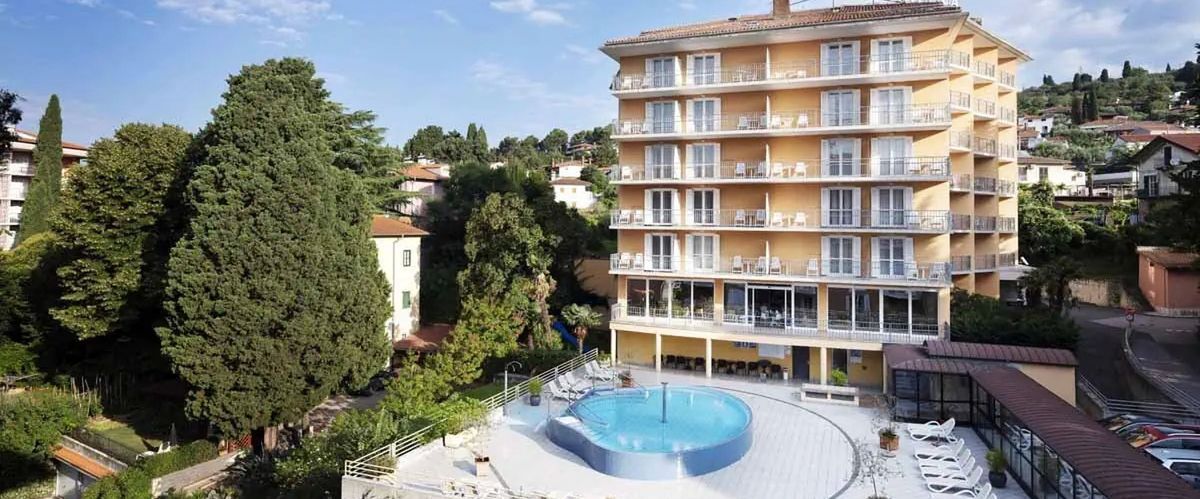 obiekt, teren hotelu