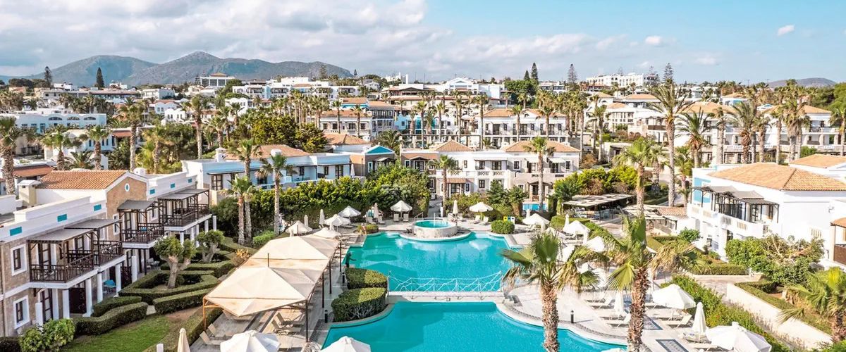 obiekt, teren hotelu, basen