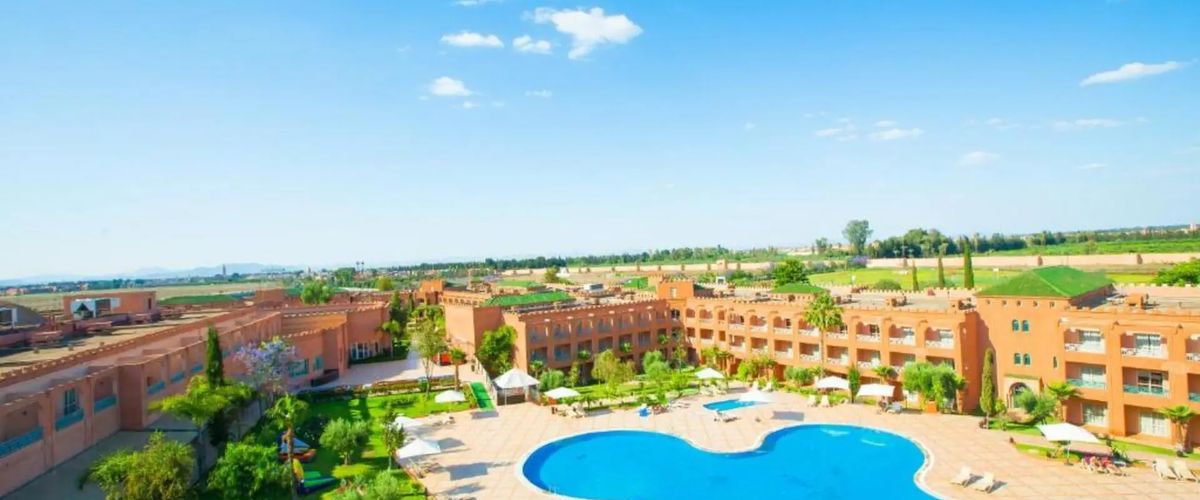 obiekt, teren hotelu, basen