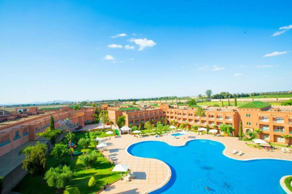 obiekt, teren hotelu, basen