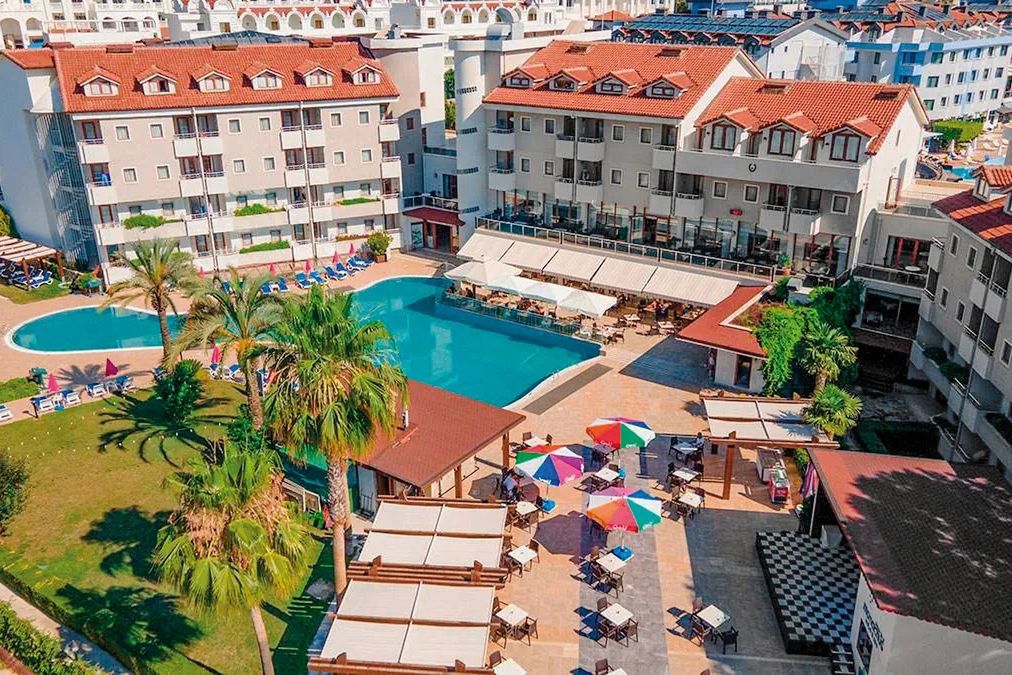 obiekt, teren hotelu, basen