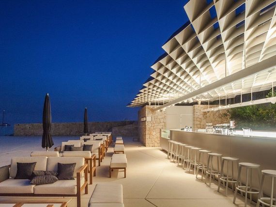 beach bar