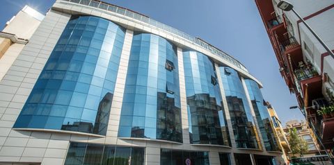 budynek główny, obiekt