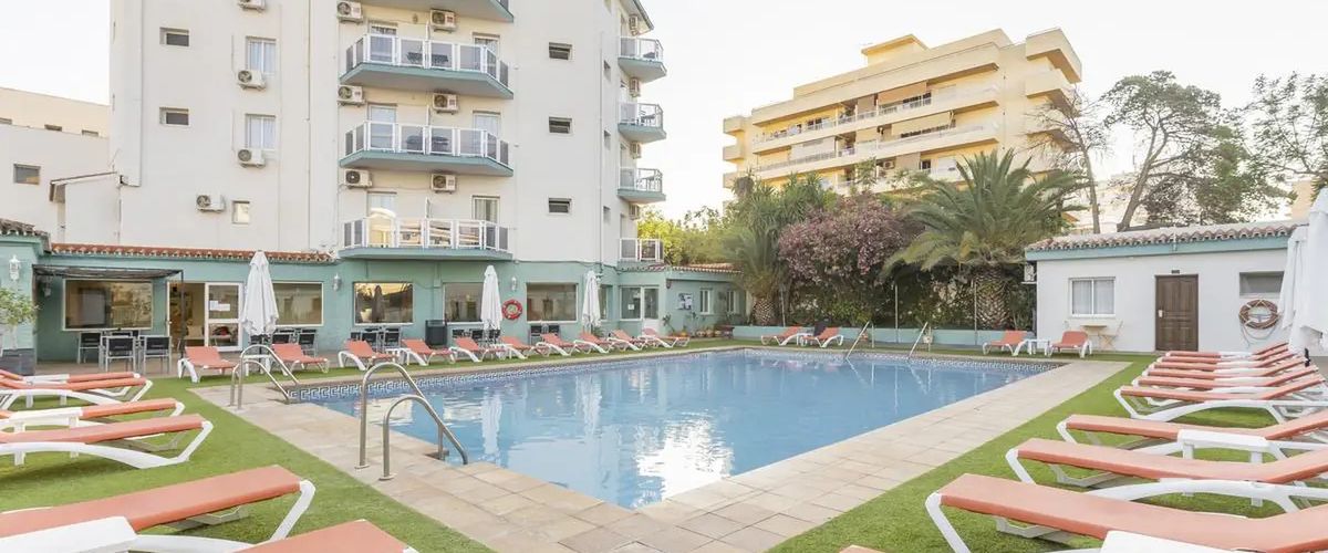 obiekt, teren hotelu, basen