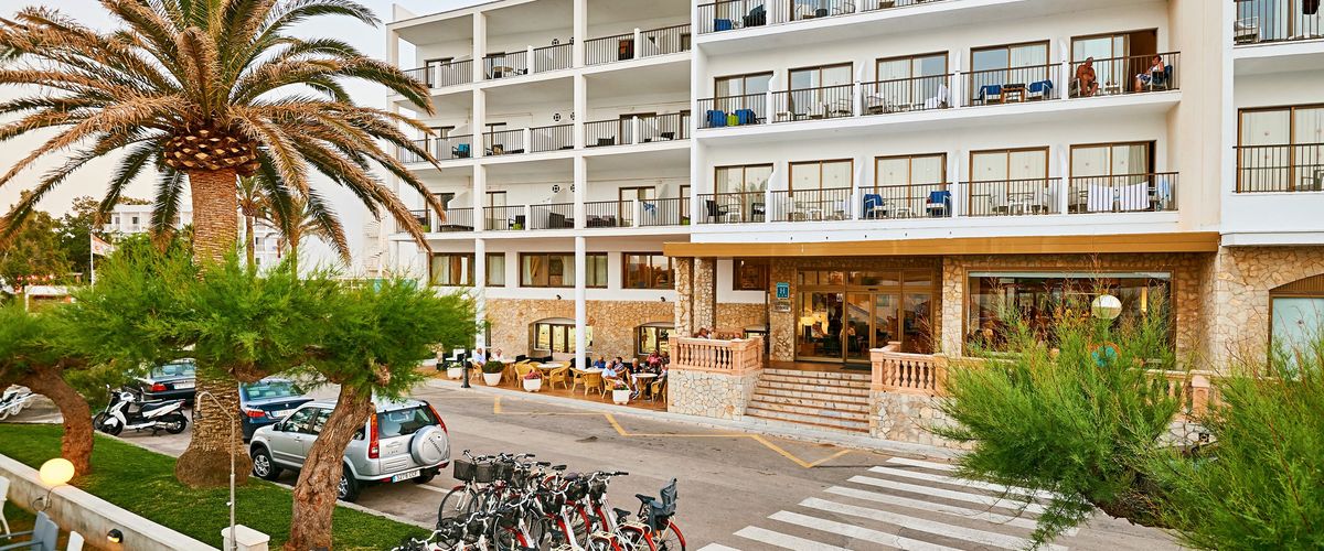 budynek główny, teren hotelu