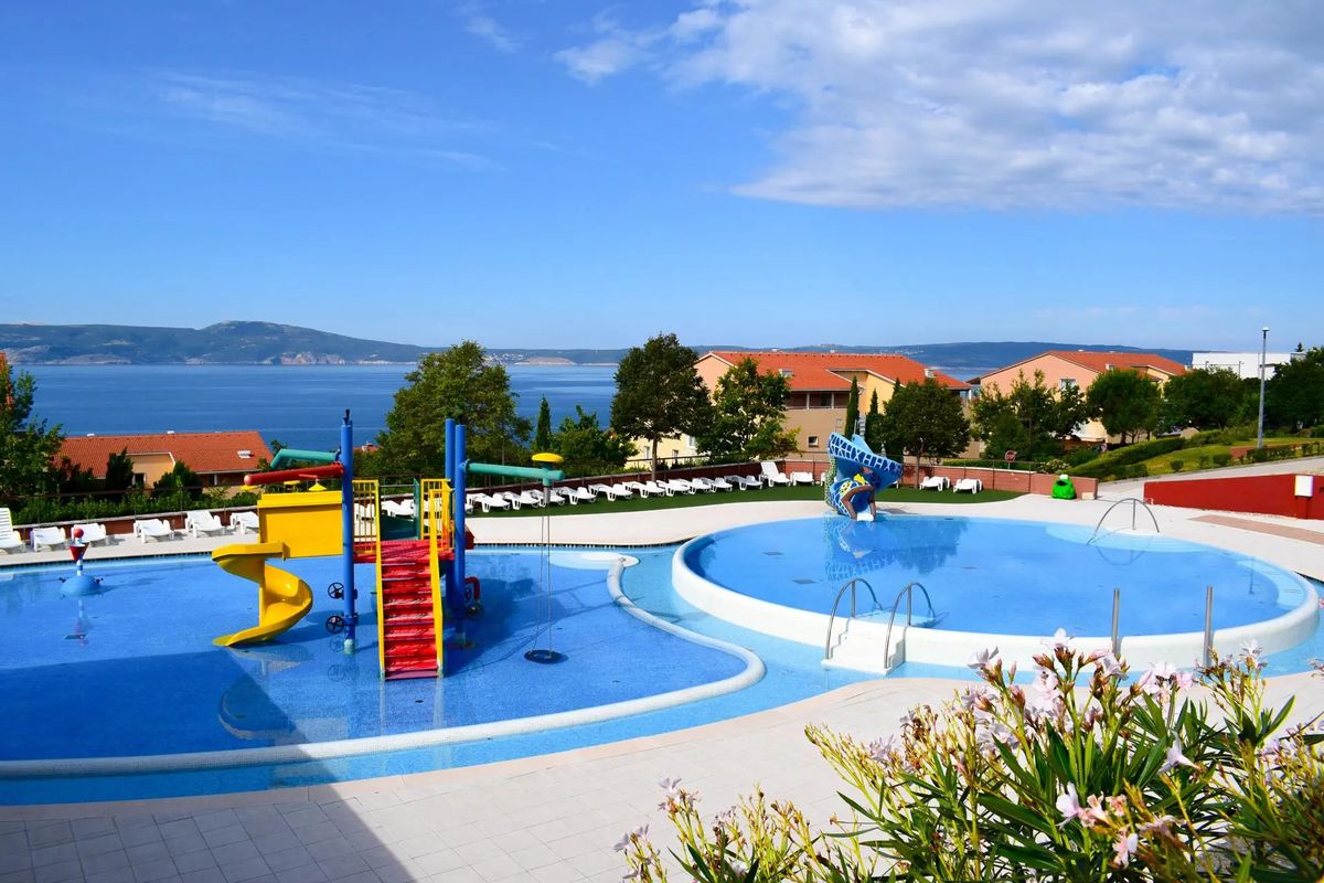 basen, zjeżdżalnia, brodzik