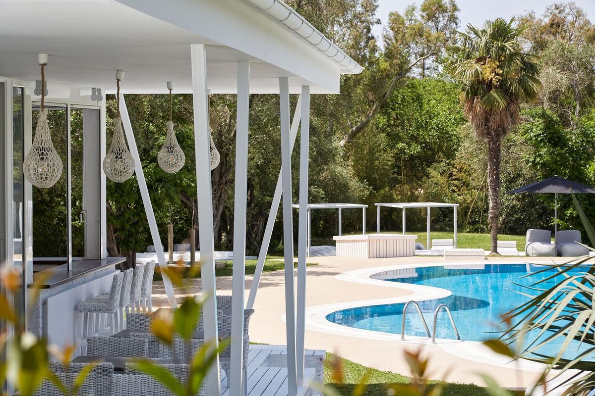 teren hotelu, basen, pool bar