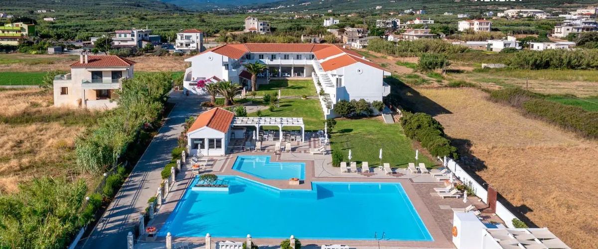 basen, teren hotelu, obiekt