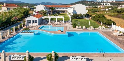 basen, teren hotelu, obiekt