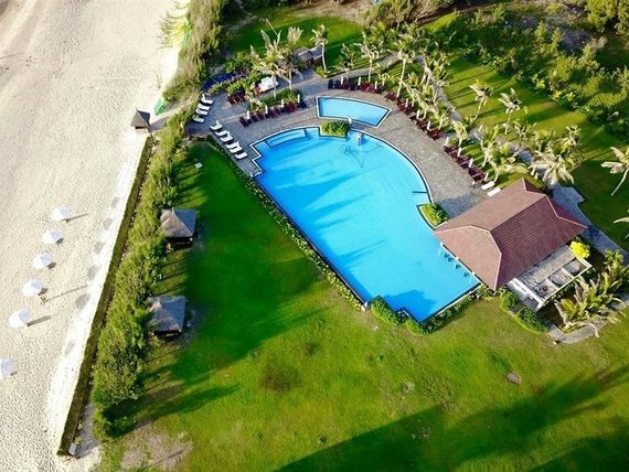 teren hotelu, basen, plaża