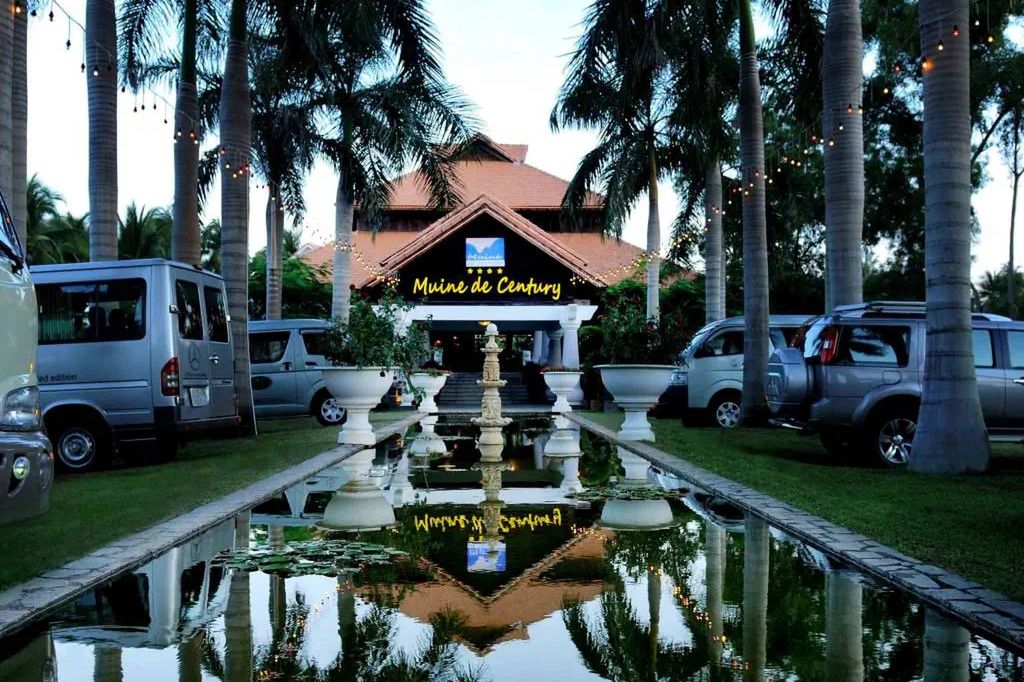 obiekt, recepcja / lobby, teren hotelu