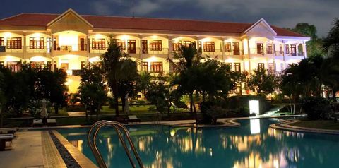 obiekt, teren hotelu, basen