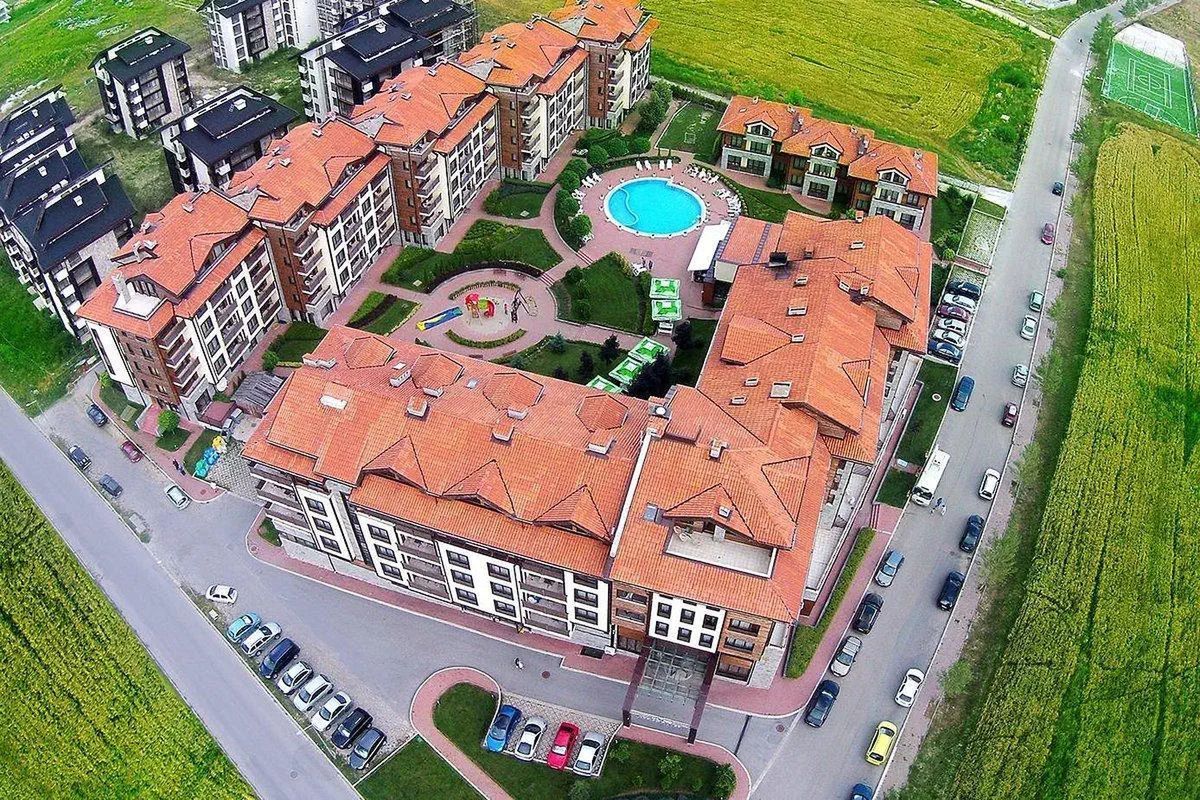 plac zabaw, basen, teren hotelu