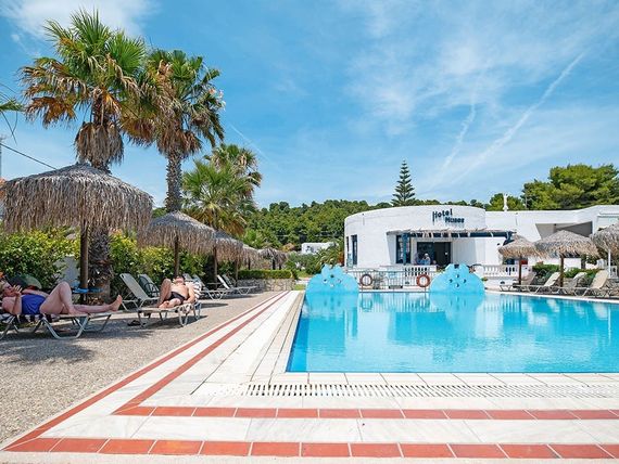obiekt, teren hotelu, basen