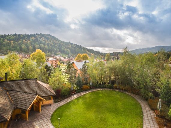teren hotelu, góry
