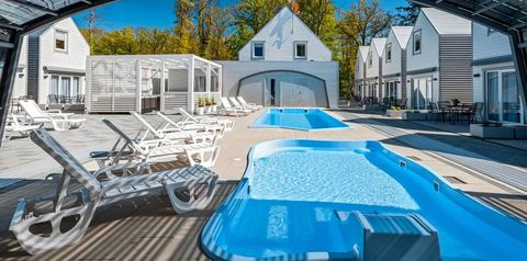 obiekt, teren hotelu, basen