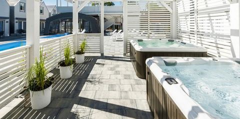 teren hotelu, jacuzzi, basen