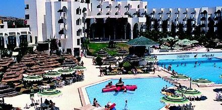 teren hotelu, basen, obiekt