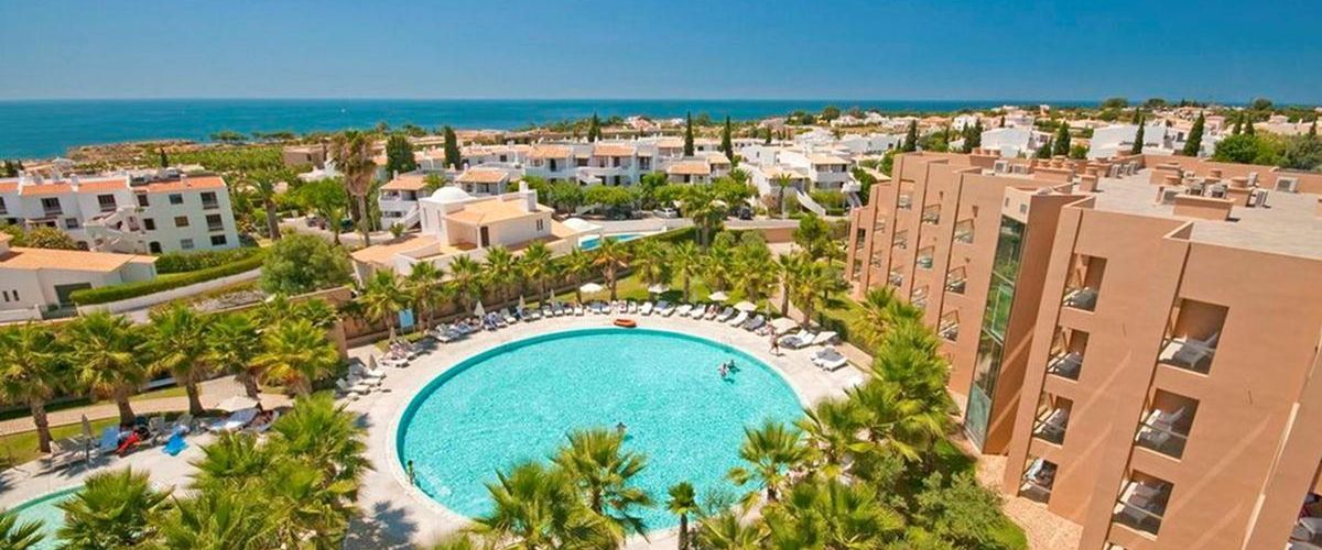 obiekt, teren hotelu, basen