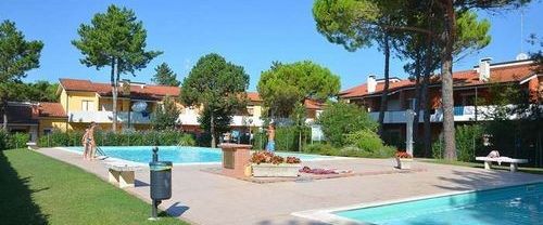 obiekt, teren hotelu, basen