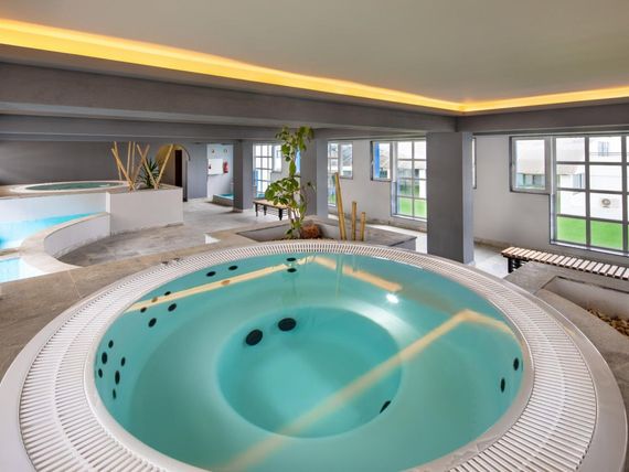 jacuzzi