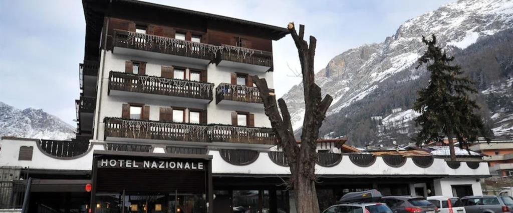 budynek główny, teren hotelu